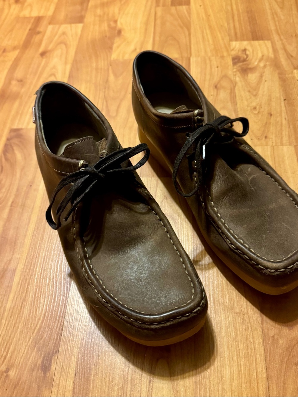 Clarks Men's Brown Leather Chukka Boots with Black Laces